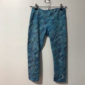 Reebok skinny blue stripes capri leggings size XS